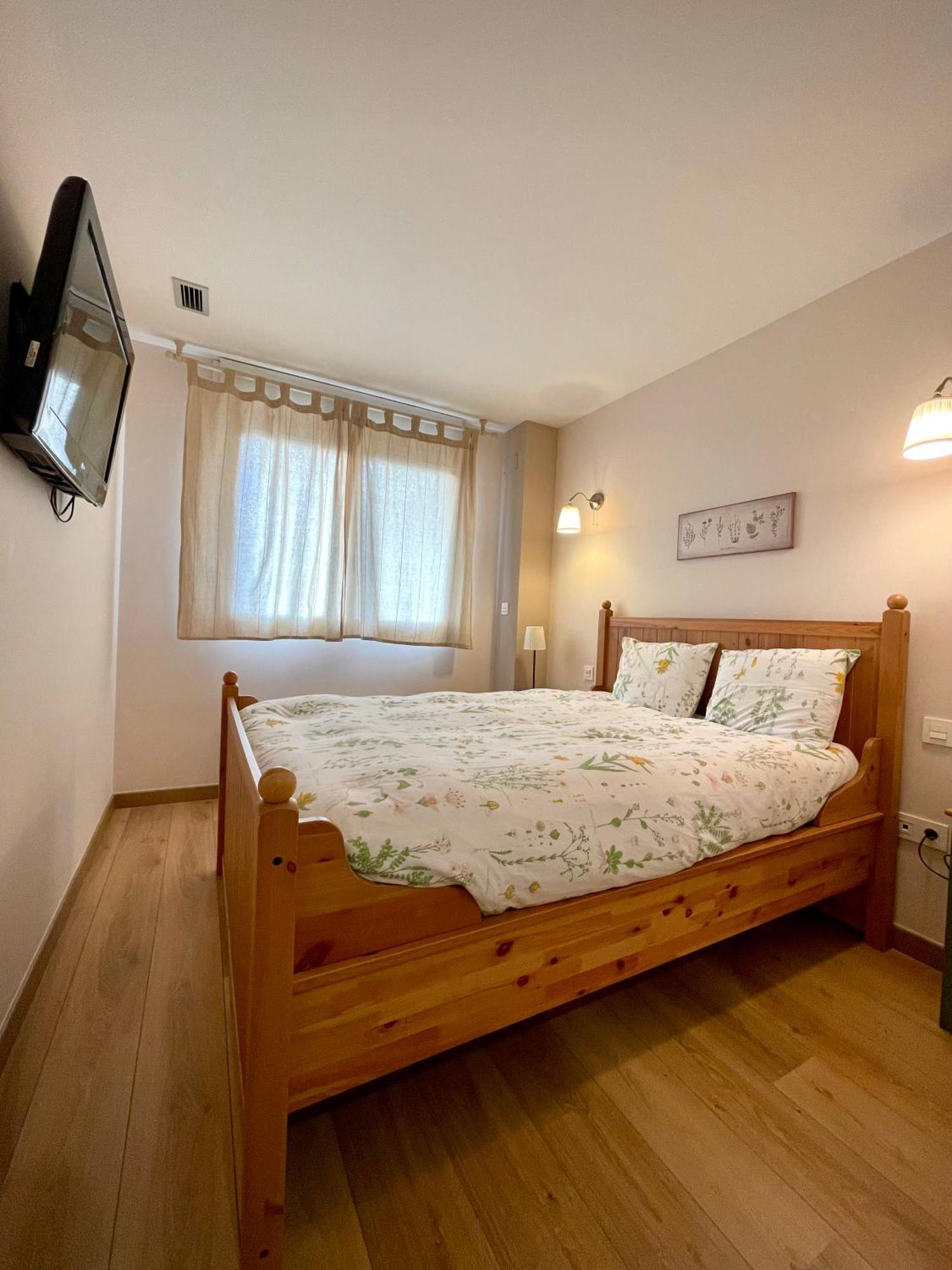 Apartamento nuevo céntrico en jaca Exterior foto